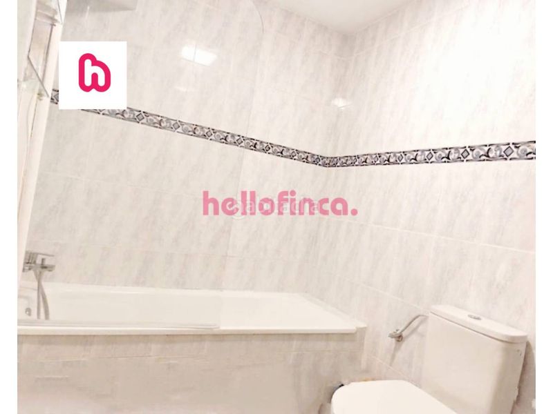 Foto ac0c78c8-d7e4-455c-b29b-4c51d9b4f116. Casa adossada amb calefacció aparcament piscina a Empuriabrava