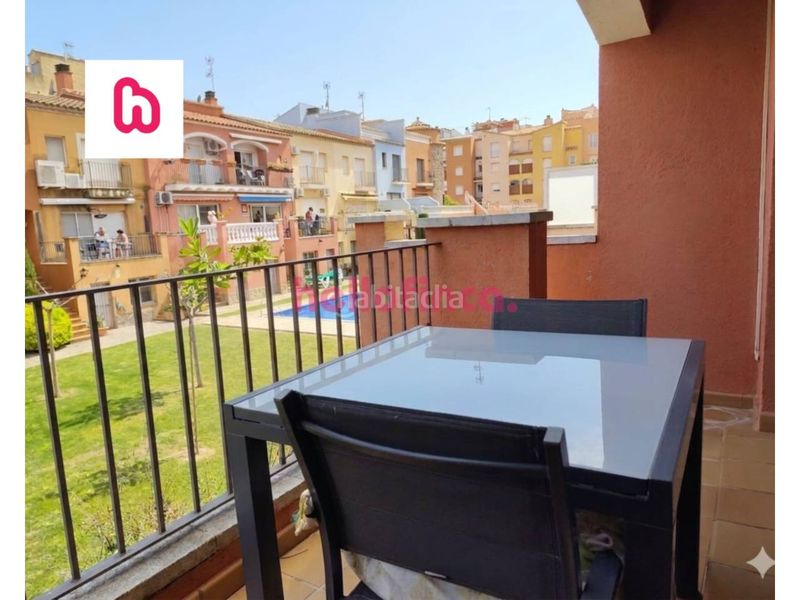 Foto f4b2c9c1-ce1c-41f7-ae72-00b97fe1fc64. Casa adossada amb calefacció aparcament piscina a Empuriabrava