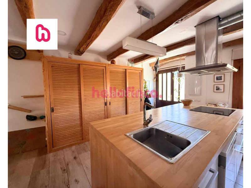 Foto 5cab2368-c75b-438b-933a-cc74ef5bb7b9. Casa adossada a Ullastrell