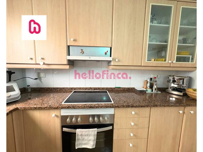 Foto 062ed9fd-5792-4fd3-aa4f-32c523a41969. Dúplex  a la venta en el centro en Malgrat de Mar
