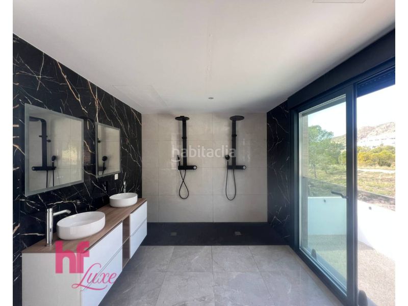 Foto 3e7288dd-666e-4332-a1f3-6f23431981f5. Xalet amb calefacció aparcament piscina a Golf Bahía Finestrat