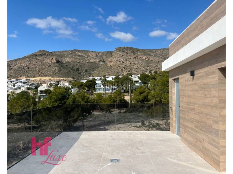 Foto 5e53db08-6b54-44f2-adbe-35e8f7fe1e6a. Xalet amb calefacció aparcament piscina a Golf Bahía Finestrat