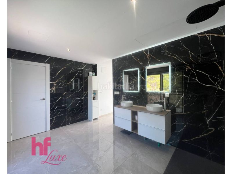 Foto d07d6994-c8fa-4ed6-91ec-cdea478aab22. Xalet amb calefacció aparcament piscina a Golf Bahía Finestrat