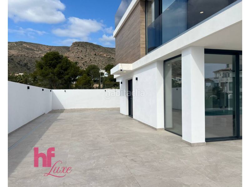 Foto ee18f8e3-82b9-468f-859e-87ab7c60db9d. Xalet amb calefacció aparcament piscina a Golf Bahía Finestrat