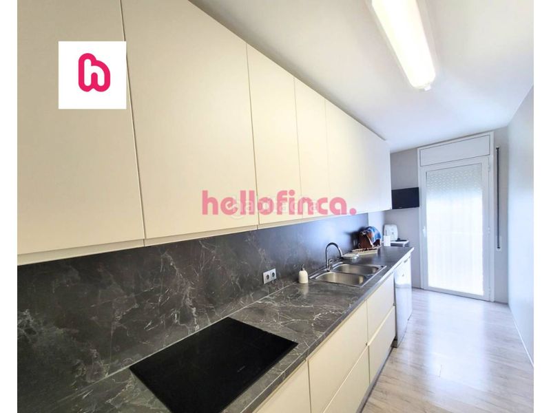 Foto 9aedaf5d-c05c-44f5-b287-4a8e537f07e8. Pis amb calefacció a Centre Igualada