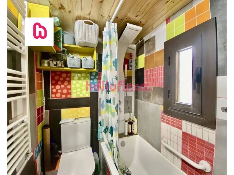 Foto 5f984e93-f3f4-4fa4-a889-50f0643948bc. Dúplex amb calefacció a Sant Joan les Fonts