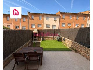 Semi detached house  Calle independencia. Espectacular casa adosada con gimnasio, terraza y gran distribuc