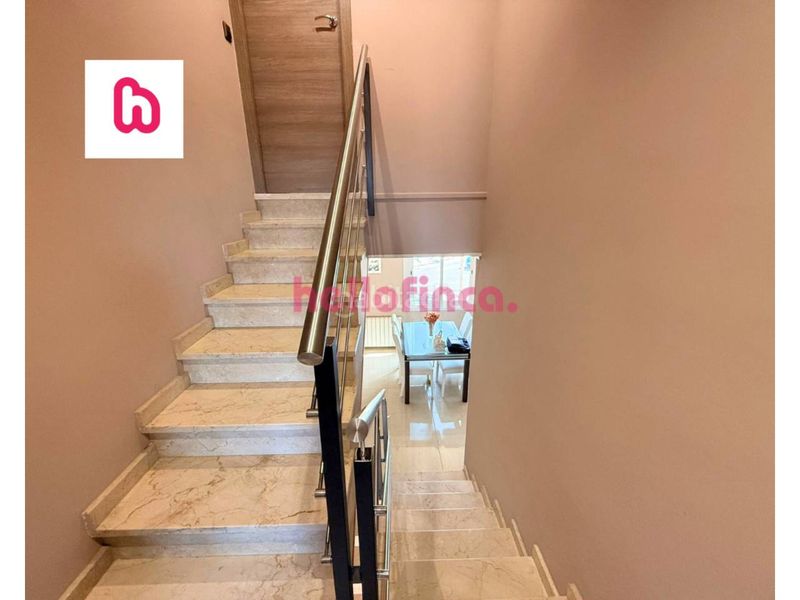 Foto 3d000826-9be9-440f-9a21-4c56ebf5d4b9. Casa adossada amb calefacció aparcament a Bufalà Badalona