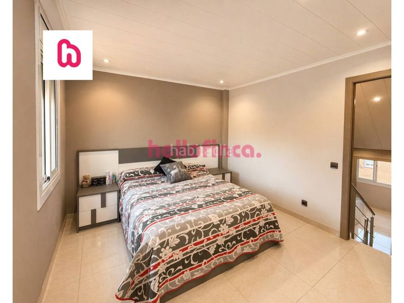 Foto 46074e37-4e93-4424-becb-8bc5de5702c0. Casa adossada amb calefacció aparcament a Bufalà Badalona