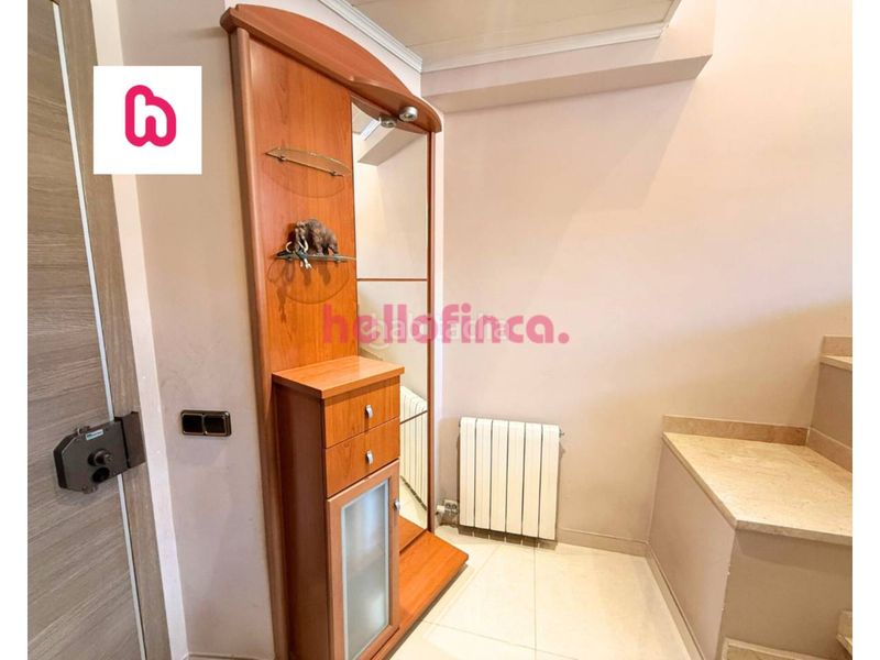 Foto 4bca3e41-da17-4a75-b3e2-910fe2d6291e. Casa adossada amb calefacció aparcament a Bufalà Badalona