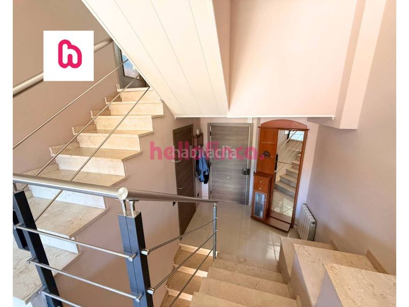 Foto 8adba959-15cc-45c1-a720-a821c8920d94. Casa adossada amb calefacció aparcament a Bufalà Badalona