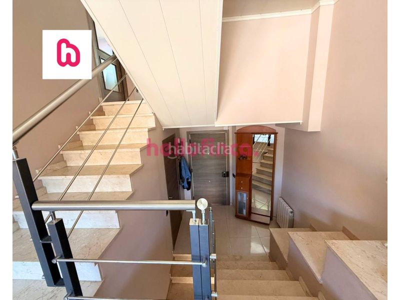 Foto 92185586-1c3c-46e5-850e-735f053e3cde. Casa adossada amb calefacció aparcament a Bufalà Badalona