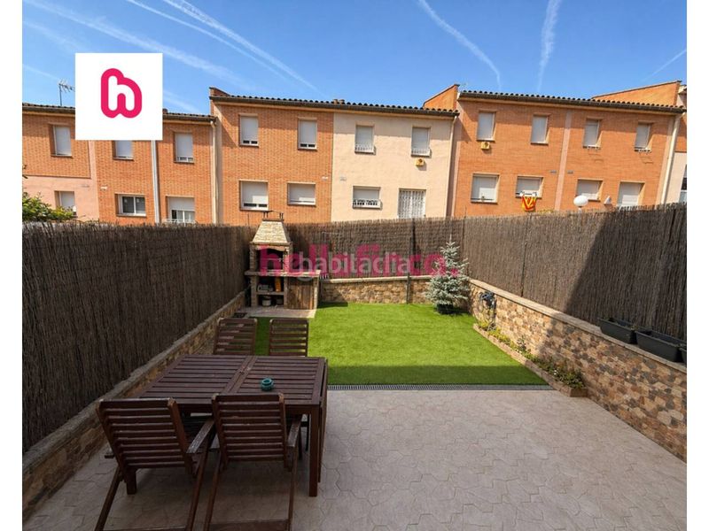 Foto be2c9ad4-da9a-44f5-92ef-045e995151c5. Casa adossada amb calefacció aparcament a Bufalà Badalona