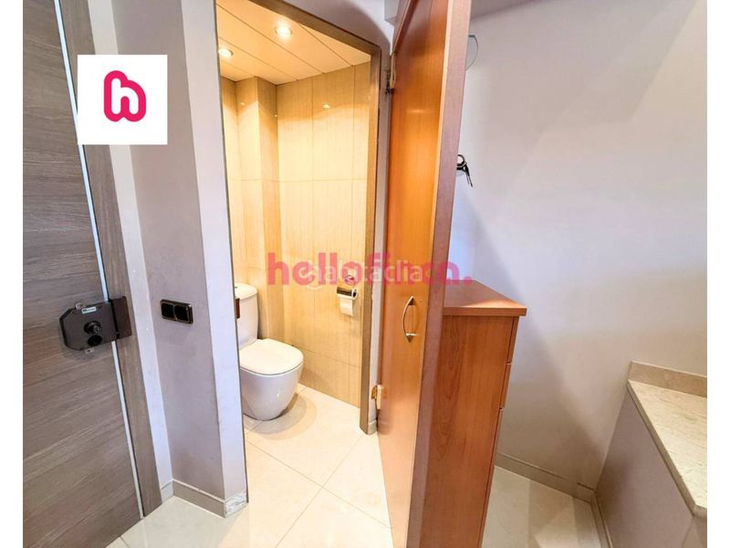 Foto c5eacc7b-f5d9-4fb9-9873-b3fe9ef3ee26. Casa adossada amb calefacció aparcament a Bufalà Badalona