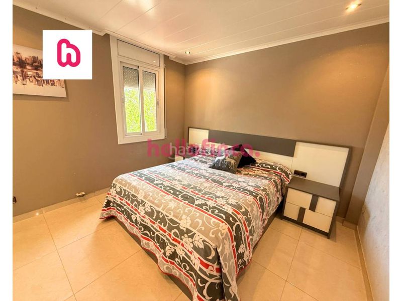 Foto ecddead5-704b-47aa-bf0b-a496deda7f35. Casa adossada amb calefacció aparcament a Bufalà Badalona