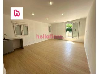 Appartamento  Calle igualada. Piso a estrenar con terraza y reforma integral en la parada  man