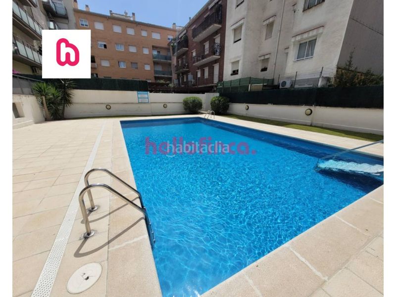 Foto 46003cf6-eb23-49a0-83d2-d413f9bb521c. Pis amb calefacció piscina a Centre Pineda de Mar