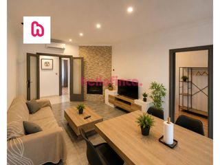 Appartement  Calle sant jordi. Piso reformado con chimenea, balc�n y licencia tur�stica en nav�