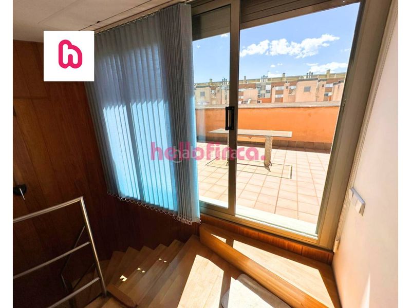 Foto bea42f77-297b-4d05-8c55-42e94612adef. Dúplex amb calefacció aparcament piscina a Port Badalona