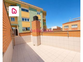 Duplex  Calle sant pere. Luminoso d�plex con terraza y gran amplitud en finca de solo 4 v