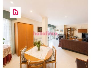 Maison jumelée  Calle josep tarradellas. Casa pareada con jardín, chimenea y amplios espacios en palausol