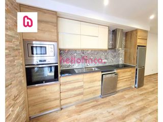 House  Calle baix llobregat. Elegante casa con jardín y reforma integral reciente en abrera