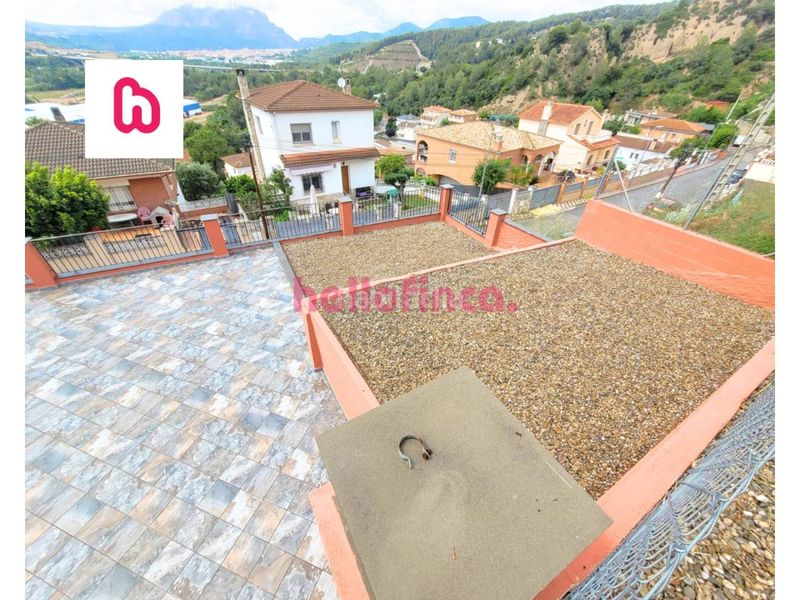 Foto 539d270a-757c-404b-a8d8-553bcaec47df. Casa amb calefacció a Abrera