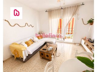 Pis  Calle roger de llúria. Amplia vivienda exterior con balcón y gran luminosidad en les ro