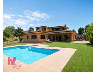 Chalet  Calle d´ausiàs march. Espectacular casa a cuatro vientos con piscina climatizada, 35 p