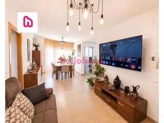 Flat  Calle montserrat roig. Luminosa vivienda con ascensor, parking doble y zona comunitaria