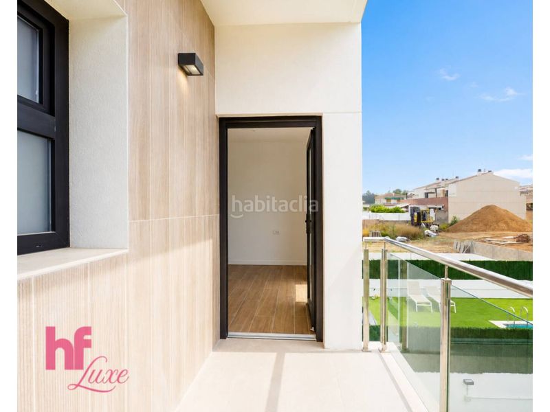 Foto d74087be-c19b-42d4-9fe0-1395dacea866. Casa adossada amb calefacció aparcament piscina a Cunit