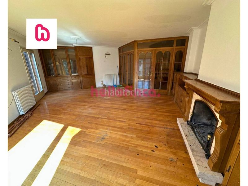 Foto eb591588-aa34-411f-8518-92f0dae4bc40. Dúplex amb calefacció a Centre Vic