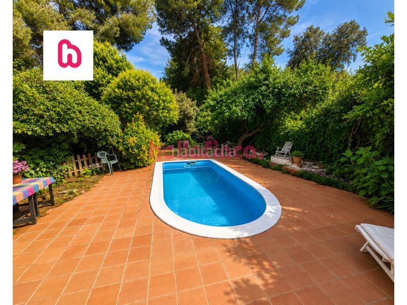 Foto 2f99ac4e-1a9a-4b29-a1d7-f73006ce8ef1. Xalet amb calefacció aparcament piscina a Can Rial Esparreguera