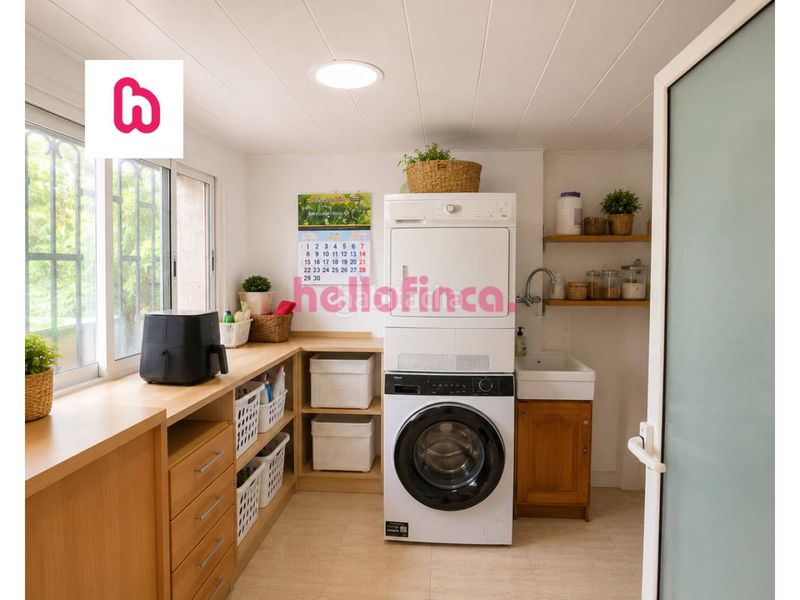 Foto ab089efe-74fd-4601-aa09-2139560f4b0d. Xalet amb calefacció aparcament piscina a Can Rial Esparreguera