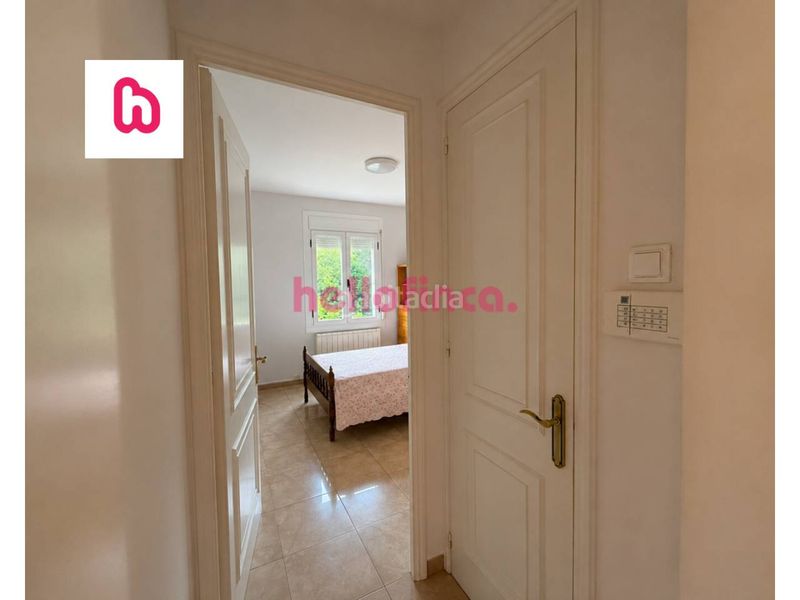 Foto aac8bffd-0ee5-4878-a772-ee6f56403bba. Pis amb calefacció aparcament a Gironella