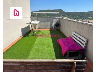 Etagenwohnung  Calle ramón llull. Piso exterior de 3 habitaciones con balcón y terraza en vilanova