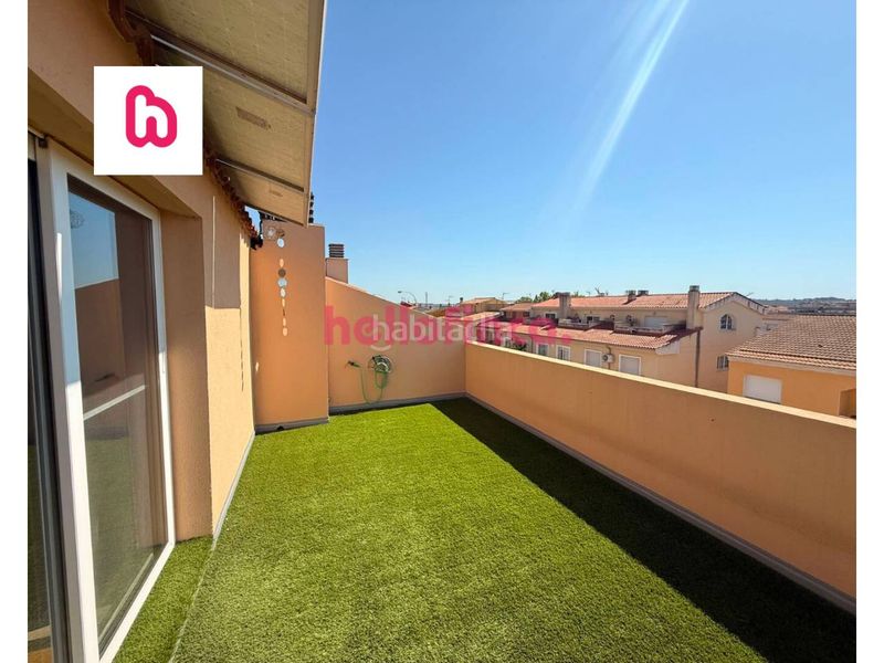 Foto 4d72769e-4af9-4eb7-b4d9-ca45a2bde7e2. Casa adossada amb calefacció aparcament piscina a Vendrell (El)