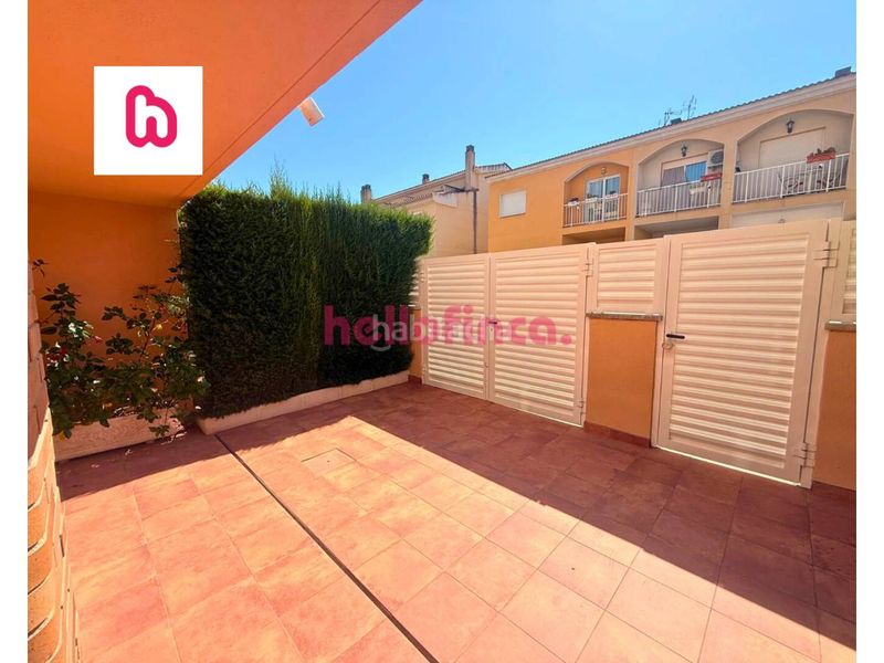 Foto c194ff1c-57a2-4e40-b8e6-92db373b6da7. Casa adossada amb calefacció aparcament piscina a Vendrell (El)