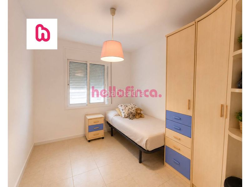 Foto 2055d20b-011a-4fd2-866e-5c30105d9ab8. Casa aparellada amb calefacció aparcament a Roca del Vallès (La)