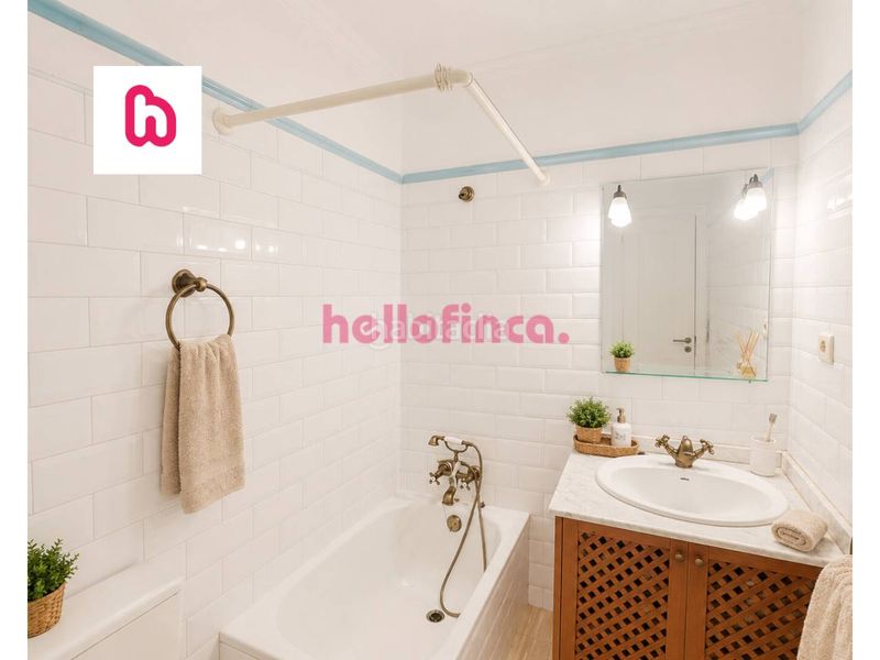 Foto 613586f2-87f4-4a45-b626-903fd63f8de3. Casa aparellada amb calefacció aparcament a Roca del Vallès (La)