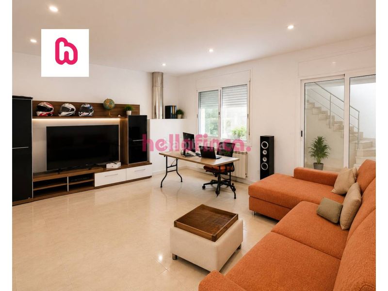 Foto 90ac7e70-31a3-46eb-bf30-dd20bd32ebaa. Casa aparellada amb calefacció aparcament a Roca del Vallès (La)