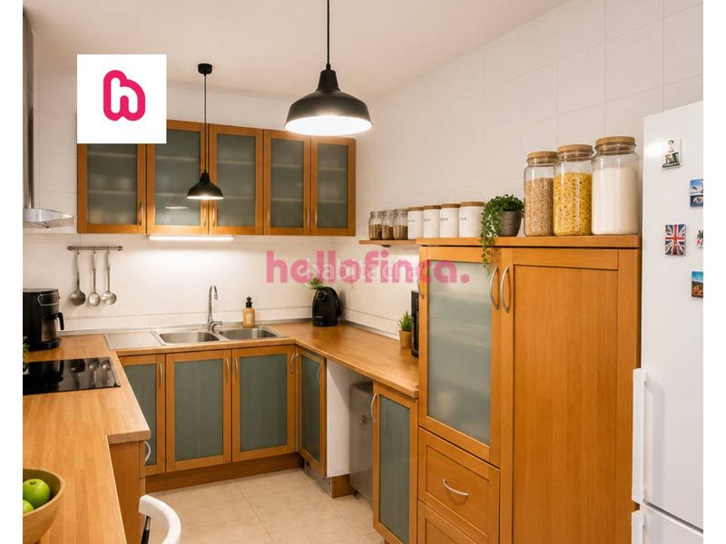 Foto 91652e4d-ee59-4016-af04-560eb1d61303. Casa aparellada amb calefacció aparcament a Roca del Vallès (La)