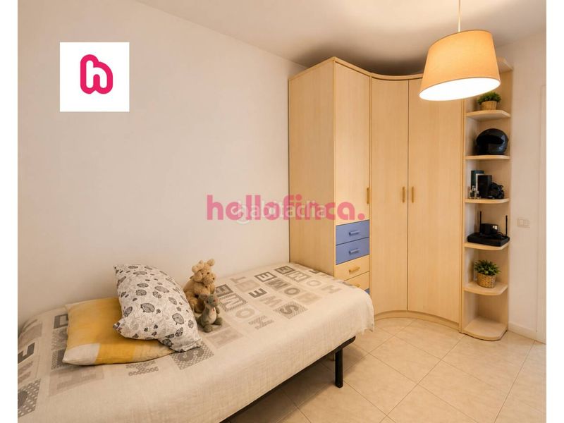 Foto b2d10a4a-4785-4f67-ac50-eb80ef2716d7. Casa aparellada amb calefacció aparcament a Roca del Vallès (La)
