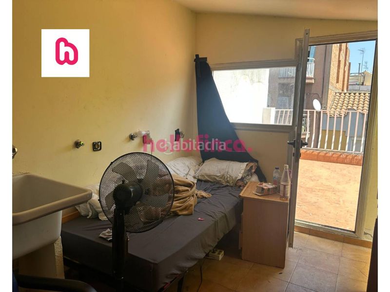 Foto d7f456a5-9681-43f8-aede-33b93ae547d6. Casa adossada amb calefacció aparcament a Artigues Badalona