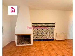 Appartamento  Calle le�n. Planta baja con patio de 60m en bufal�  badalona