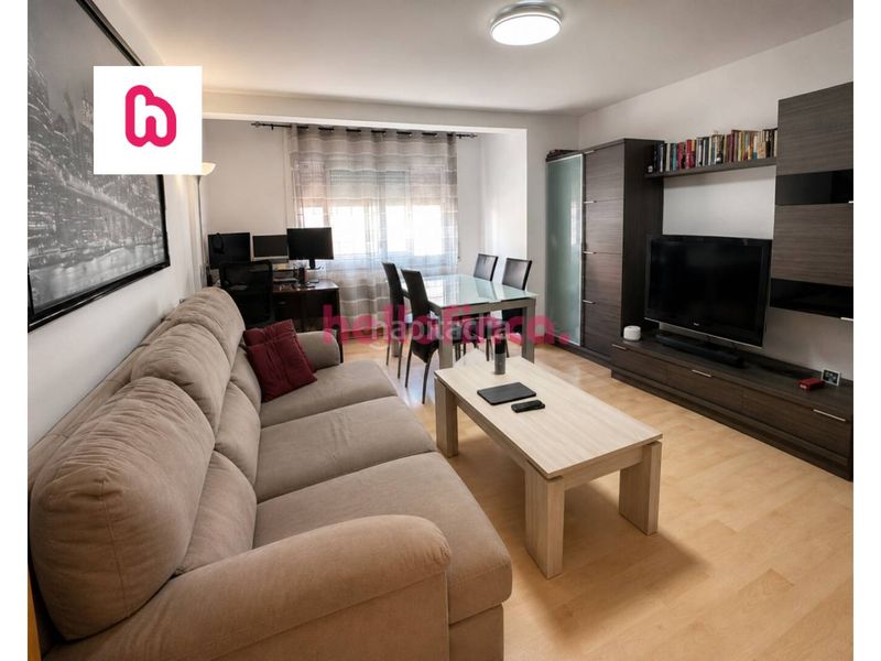 Foto d7ec9d2b-6fde-401e-af24-9c65bc788083. Flat with heating in Centre Ripollet