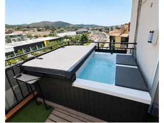Àtic  Avenida mediterrani. Exclusivo sobreático con jacuzzi, barbacoa en el barrio de poble