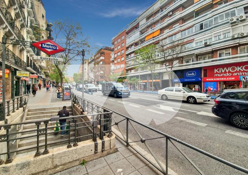 Foto 84139e42-e1fb-4fea-b037-613929ef04c2. Local comercial local en calle bravo murillo, tetuán, en Madrid