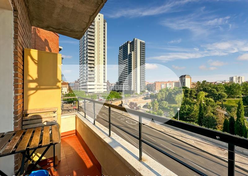 Foto 65b82fd7-4c0d-4d71-a827-a7d2fbce6616. Piso  en venta en calle del aligustre, Valdeacederas, tetuán, en Madrid