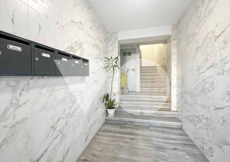 Foto d3da25ad-5af6-4acf-a0f8-072ace253325. Piso  en venta en calle del aligustre, Valdeacederas, tetuán, en Madrid